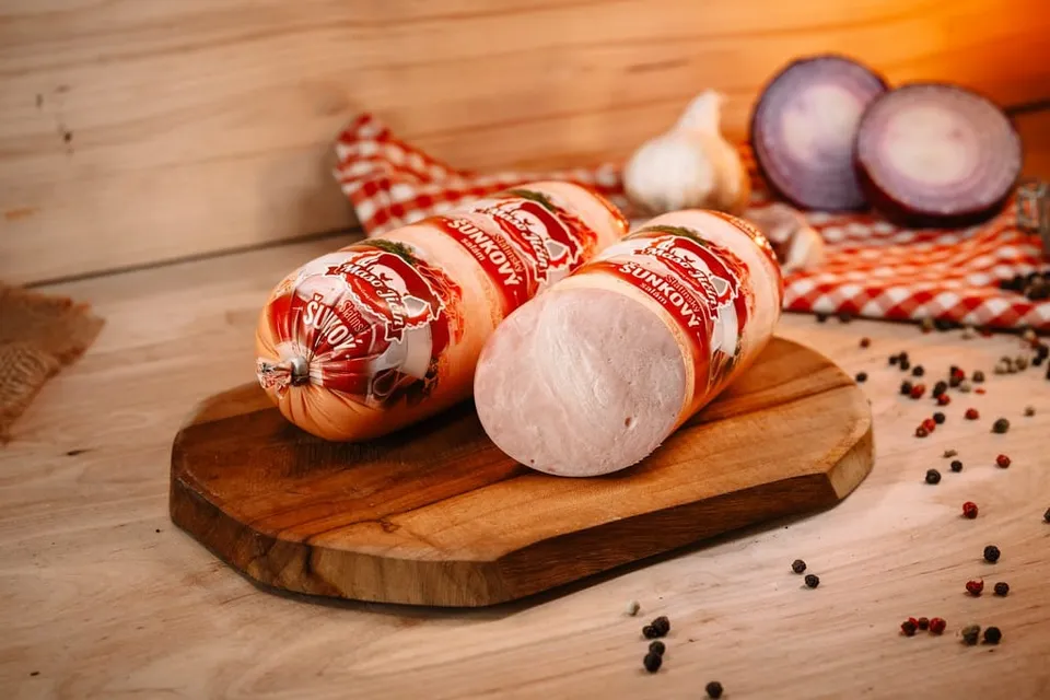 Maso Jičín Slatinský šunkový salám 500 g