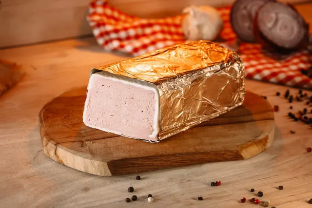 Maso Jičín Řáholecký játrový sýr bez lepku