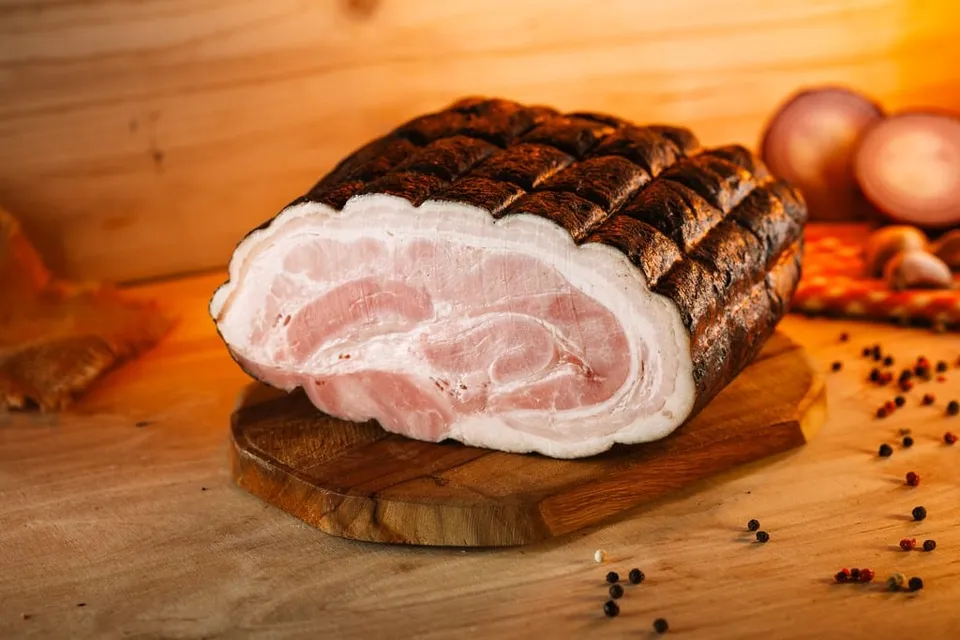 Maso Jičín Anglická slanina hřbet uzená slanina
