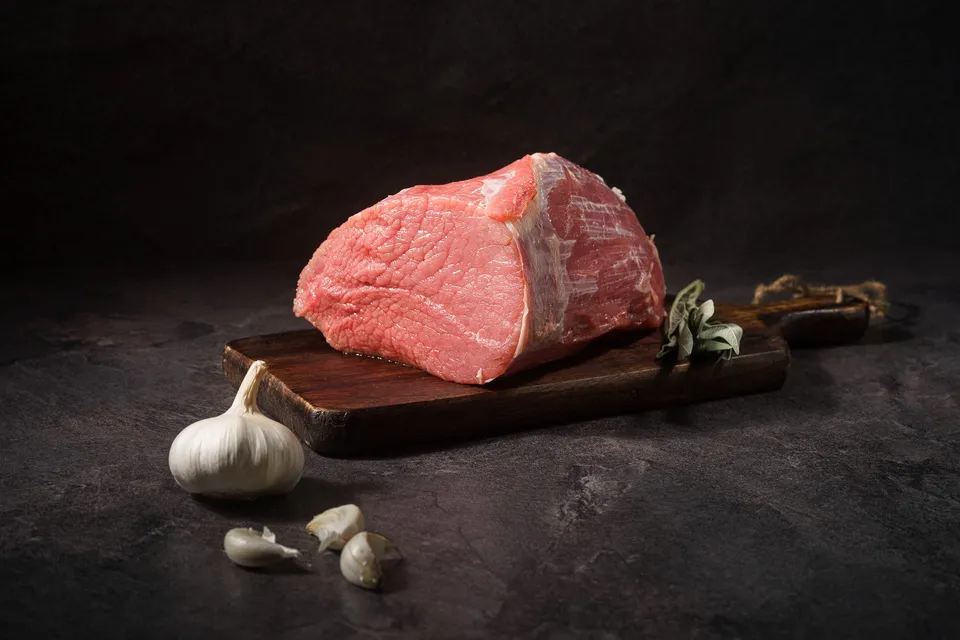 Maso do domu Hovězí falešná svíčková 1 kg mladý býk