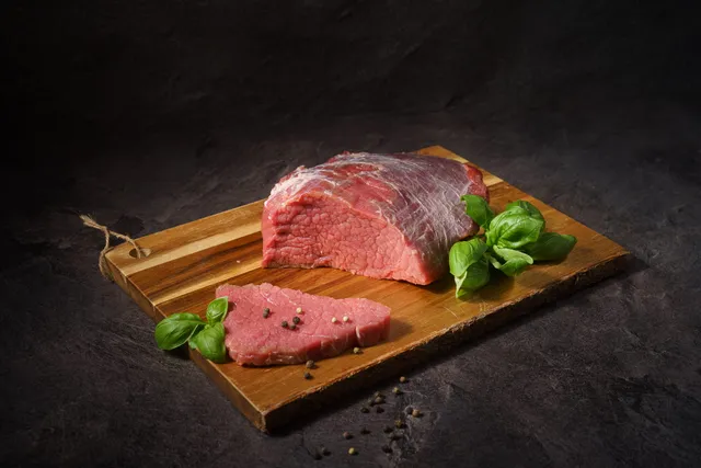 Maso do domu Hovězí zadní 1 kg mladý býk