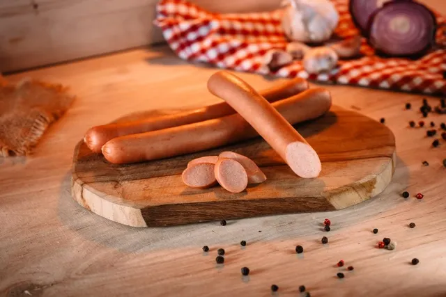 Maso Jičín Zámecké párky čerstvé výrazné