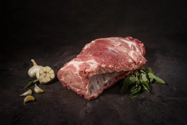 Maso do domu Krkovice s kostí 3 kg na gril česká