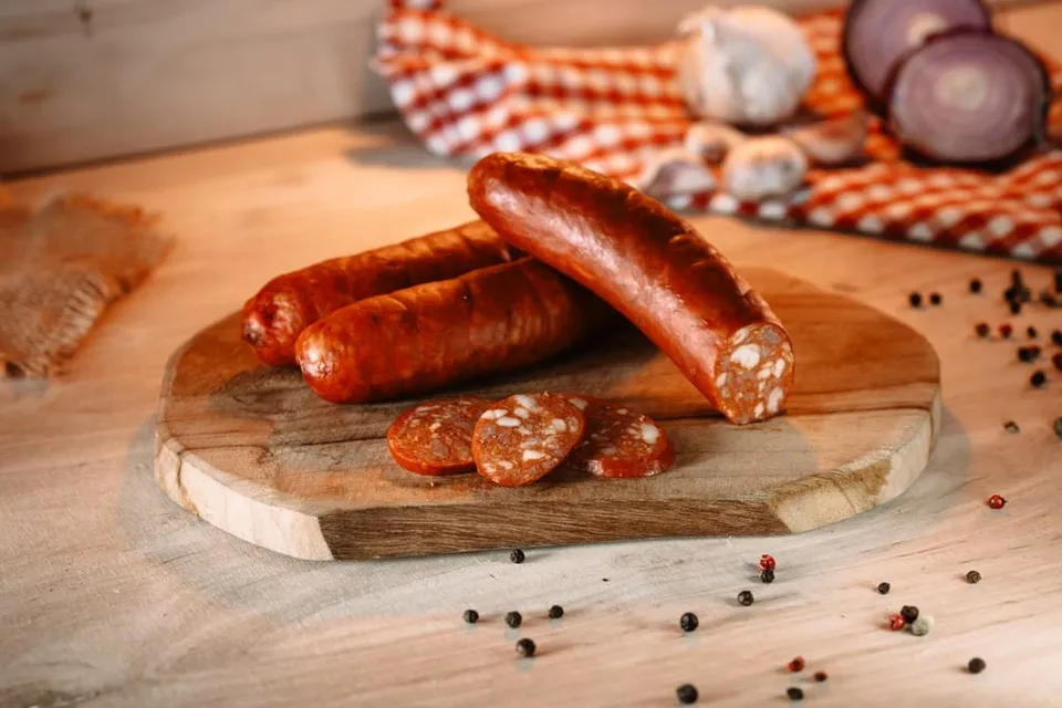 Maso Jičín Papriková klobása uzenina na gril