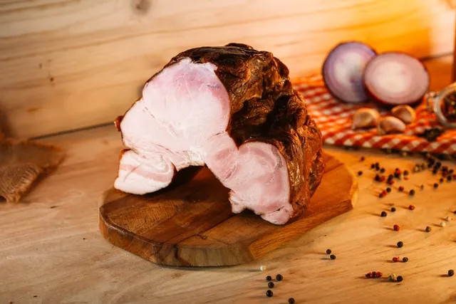 Maso Jičín Uzená nerolovaná plec k vaření